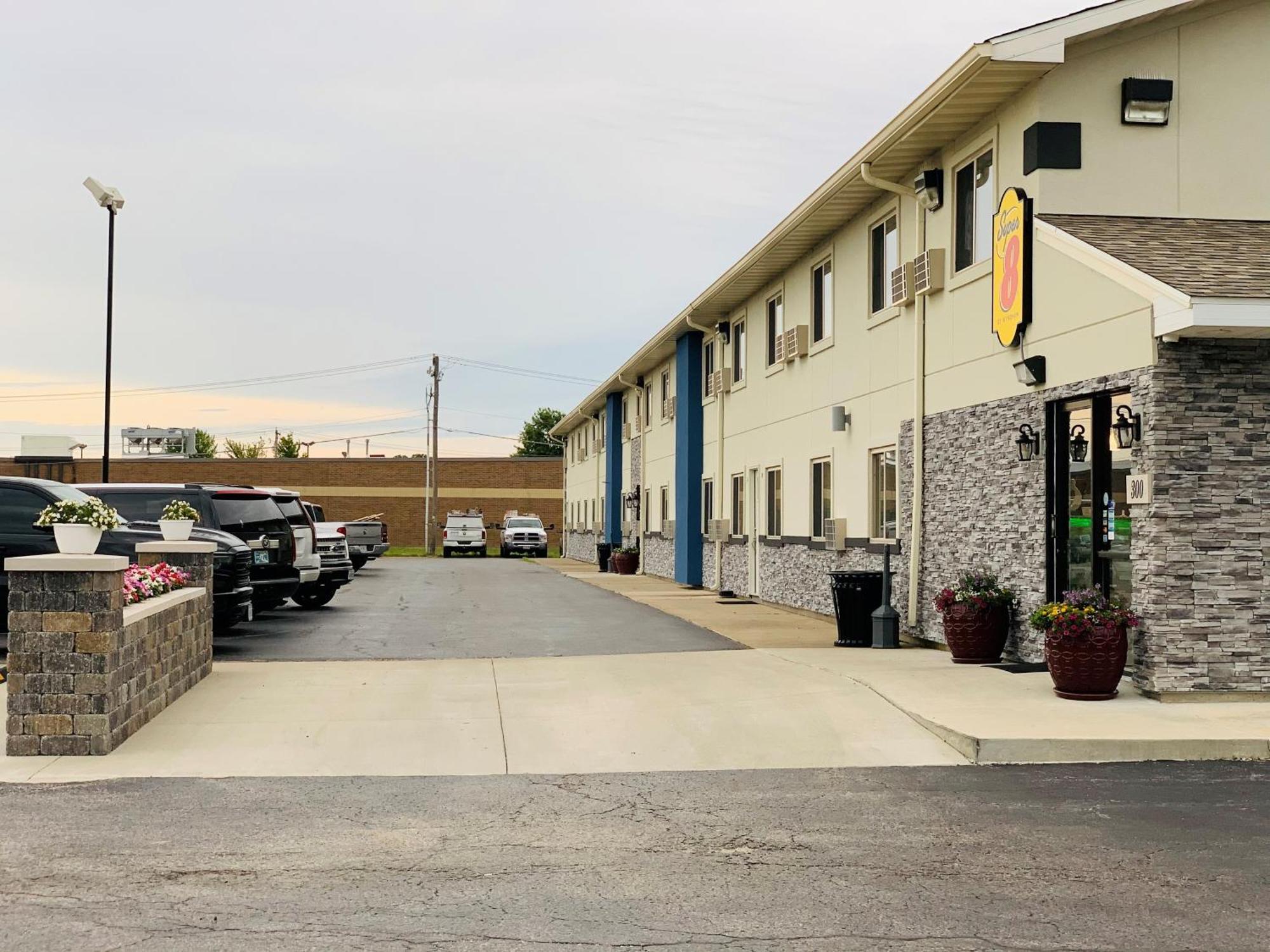 Super 8 By Wyndham Moberly Mo Motel Bagian luar foto